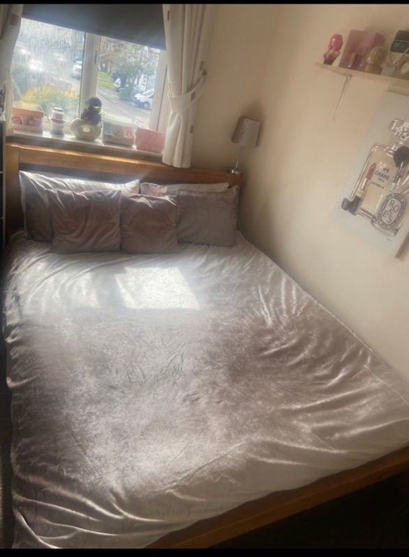 Room Gladstone Way in Slough