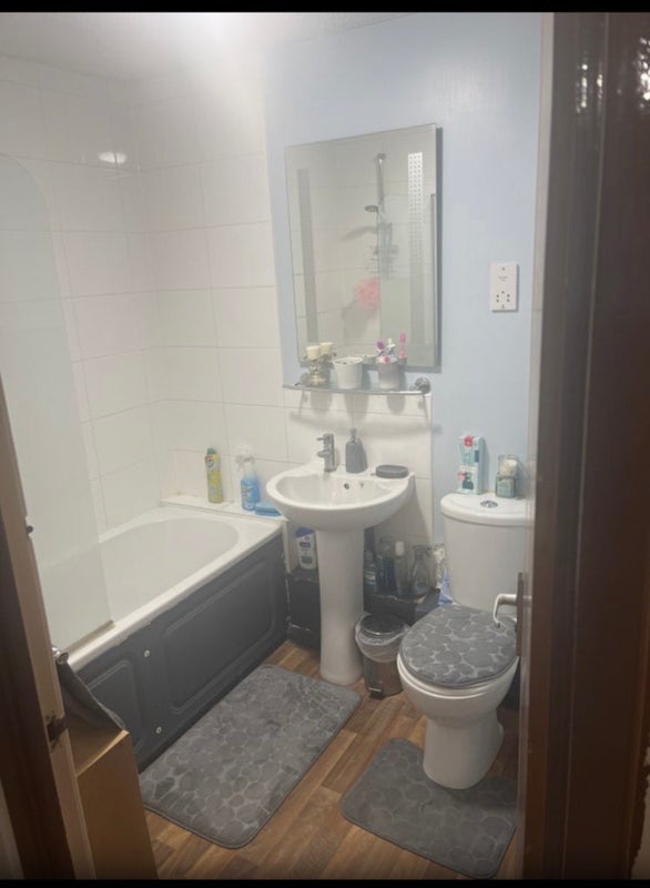Room Gladstone Way in Slough