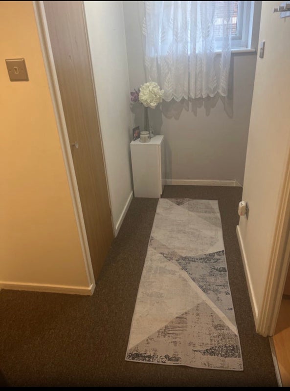 Room Gladstone Way in Slough
