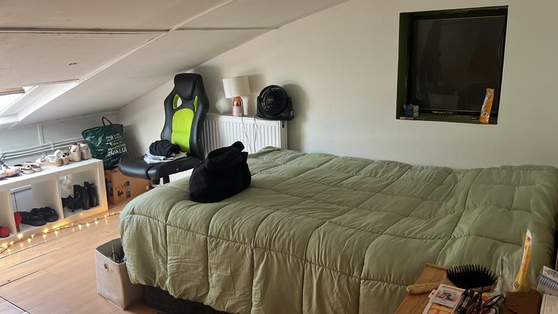 Room Hermitage Road in Greater London