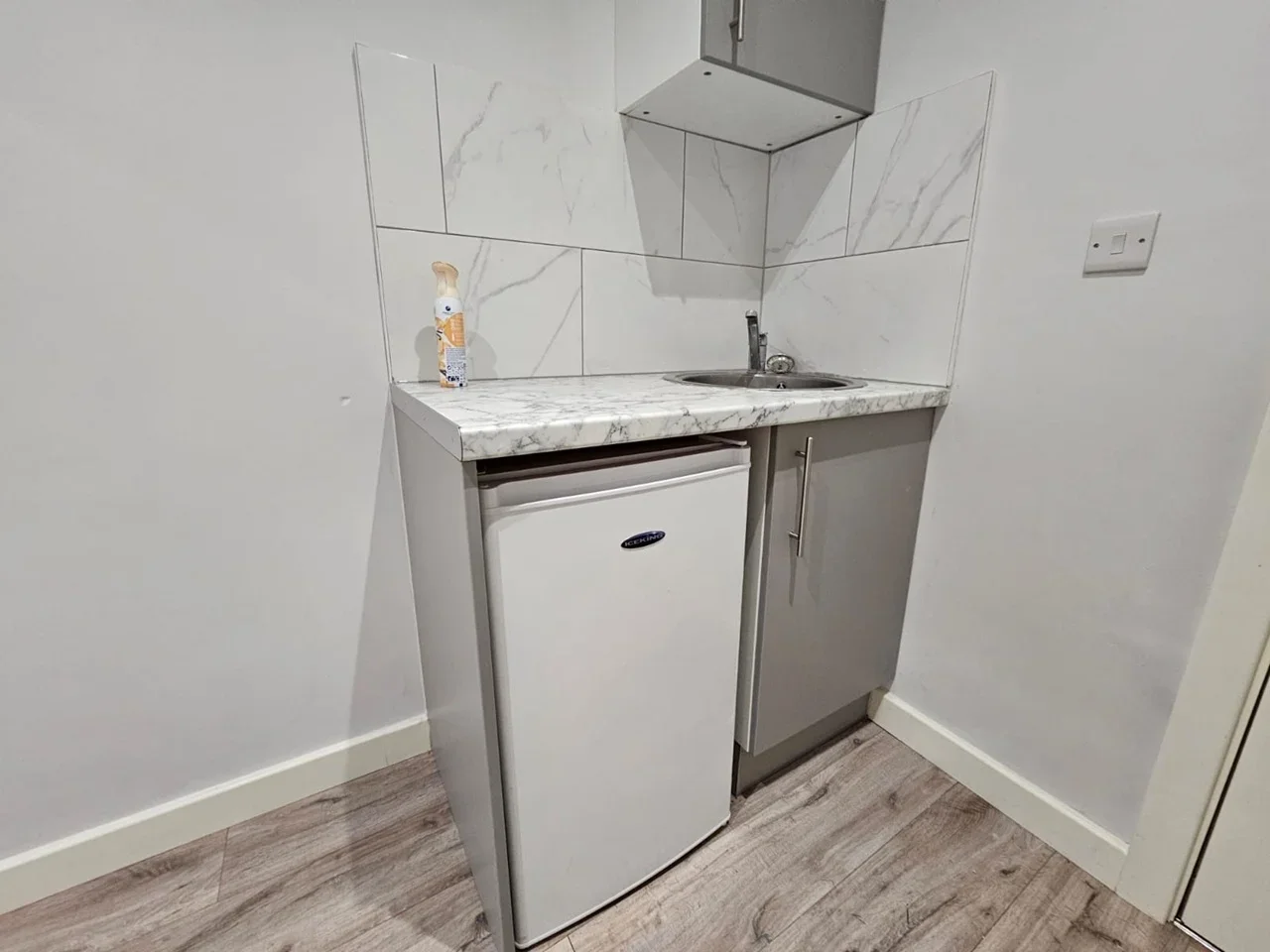 Flat Uplands Road in Greater London