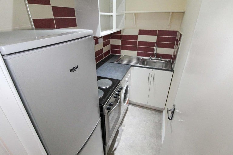 Flat Cromer Road in Royal Leamington Spa