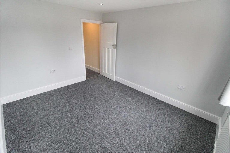 Flat Cromer Road in Royal Leamington Spa