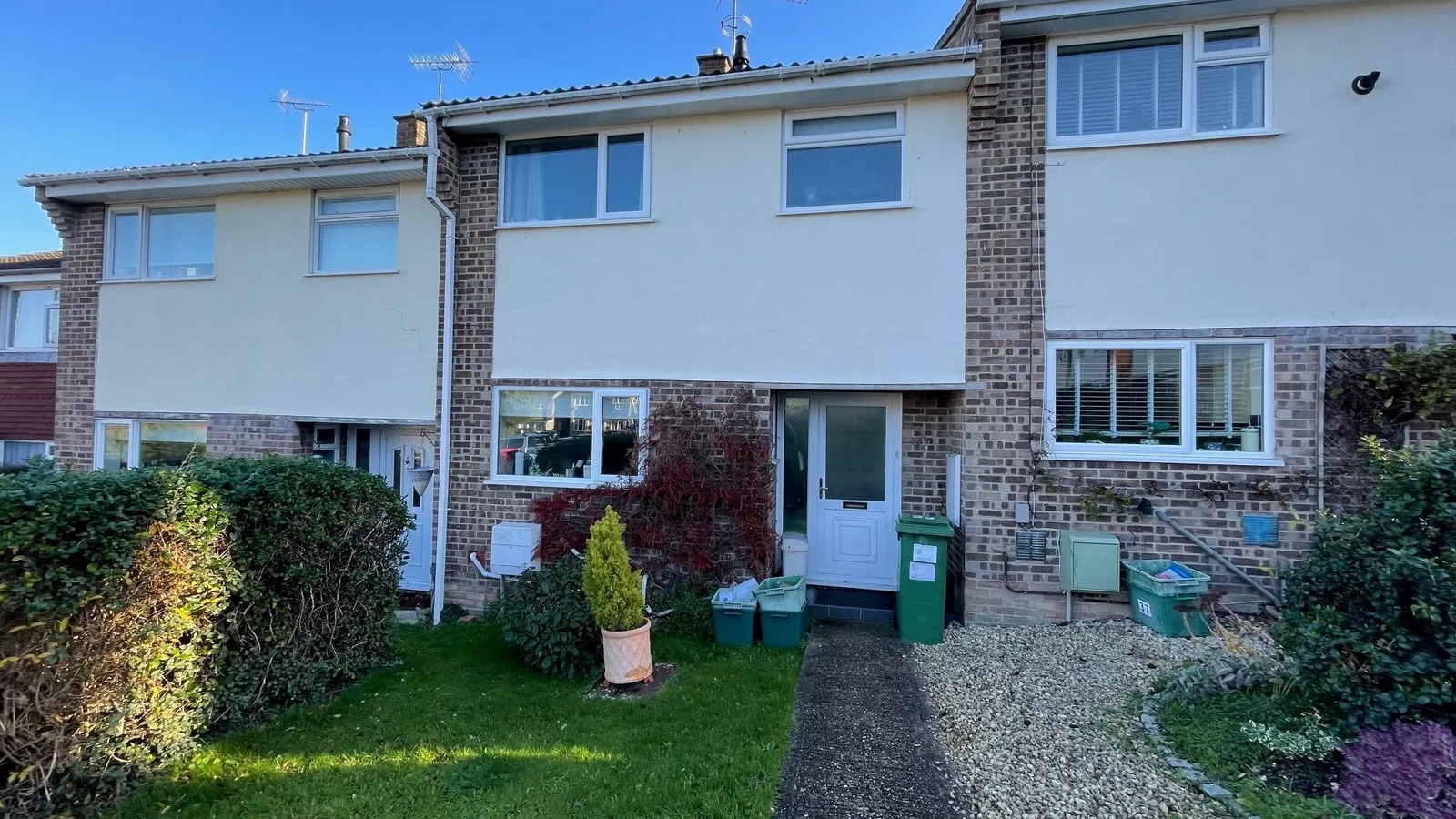 House Epsom Crescent in Greenham