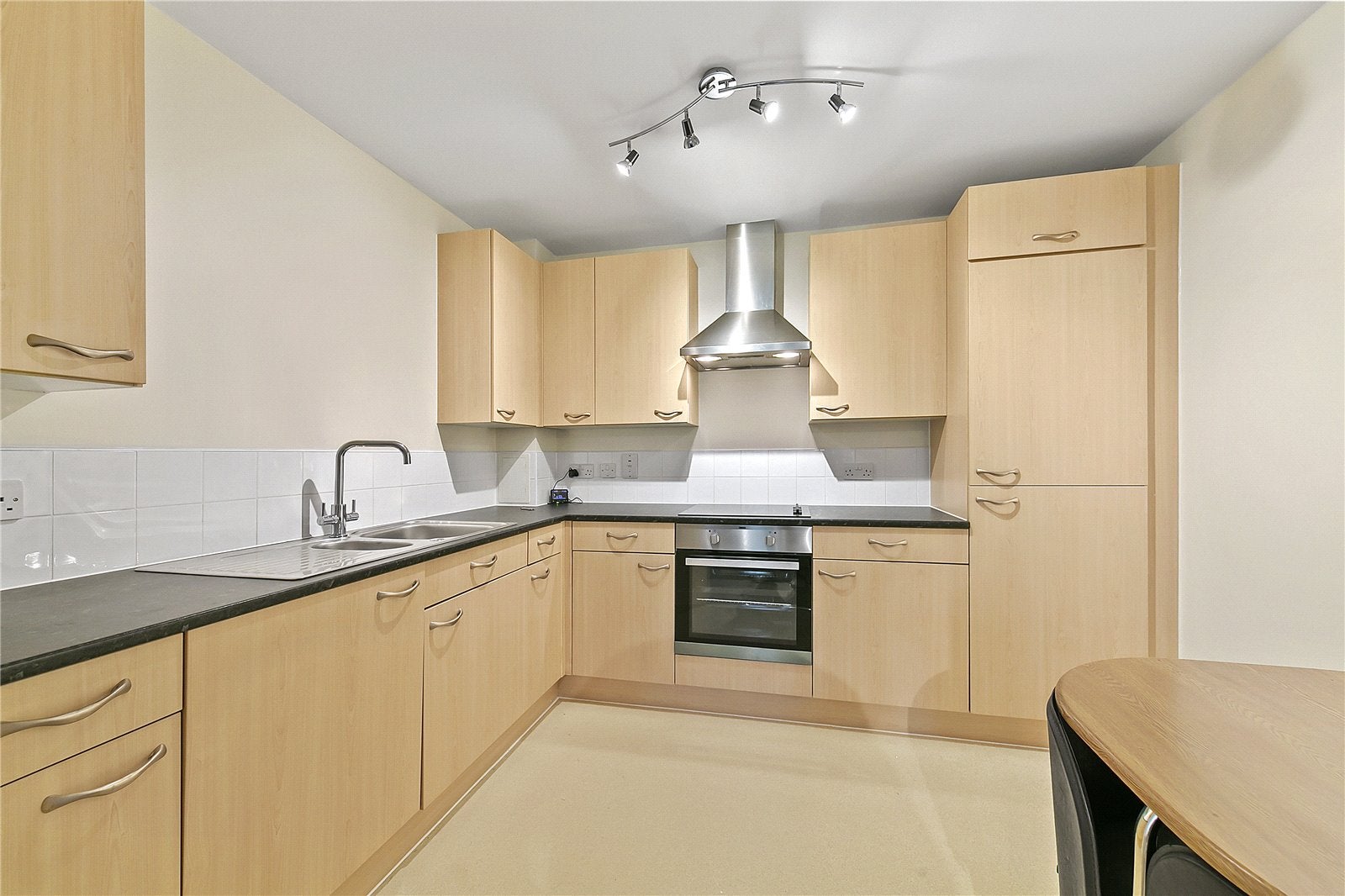 Flat Strand Drive in Greater London