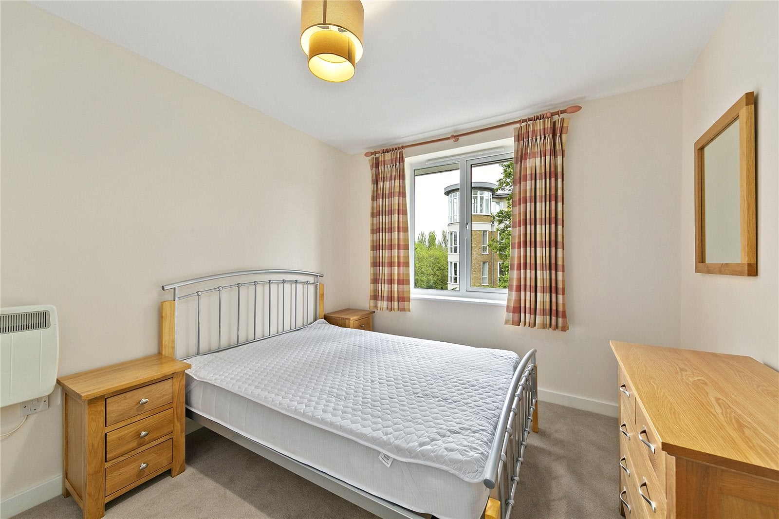 Flat Strand Drive in Greater London