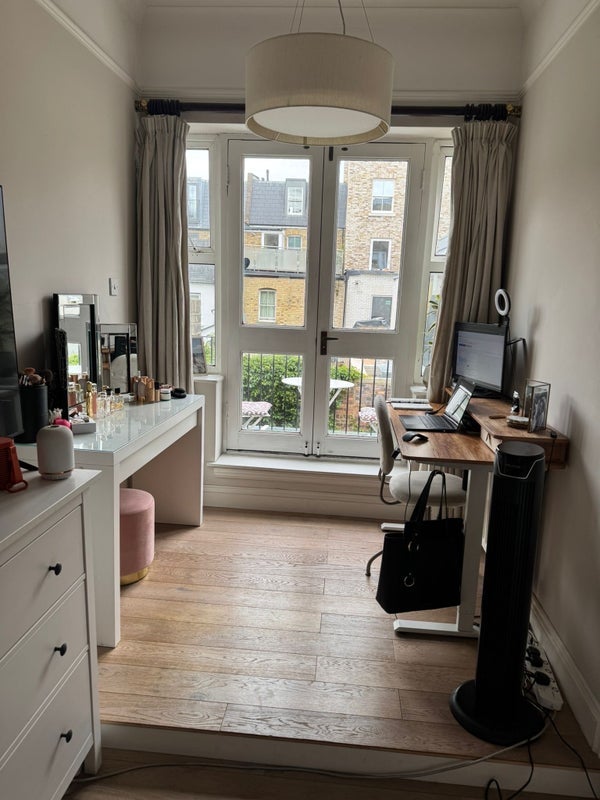 House Almeric Road in Greater London