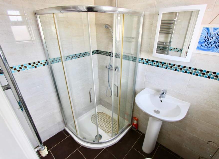 Flat Byron Road in Greater London