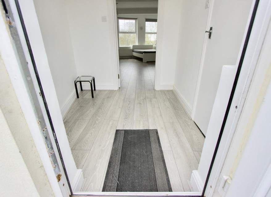 Flat Byron Road in Greater London