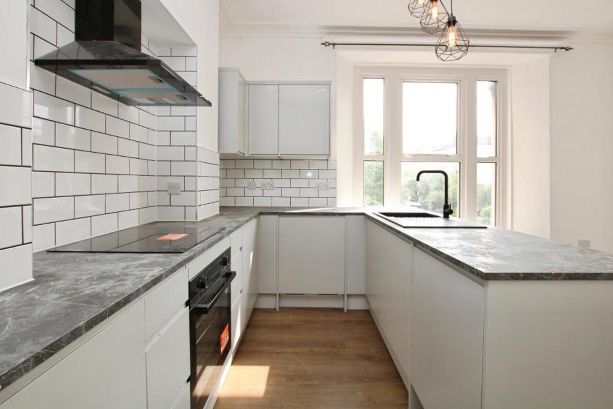 Flat Southfield Road in Bristol