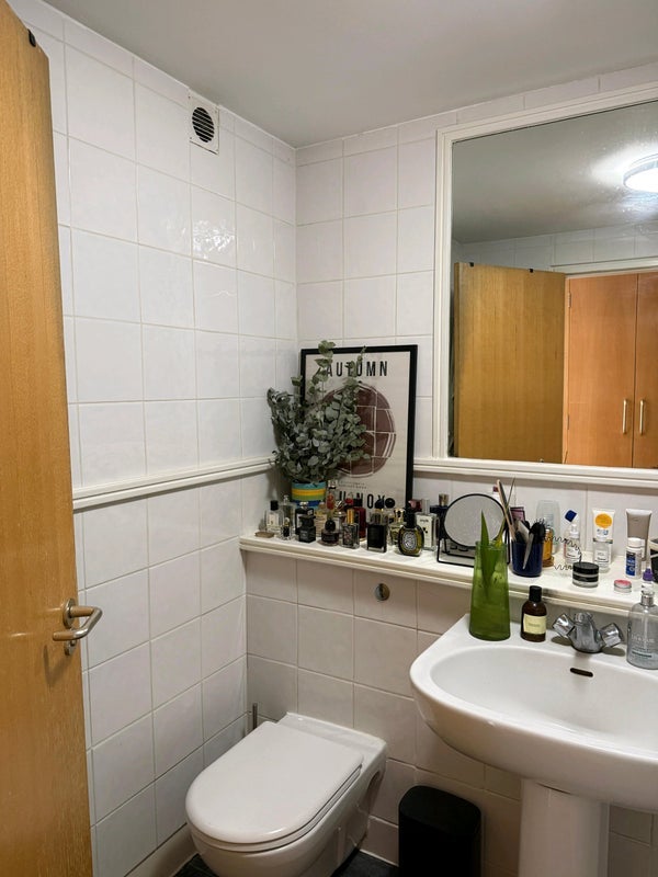 Room Wapping High Street in Greater London