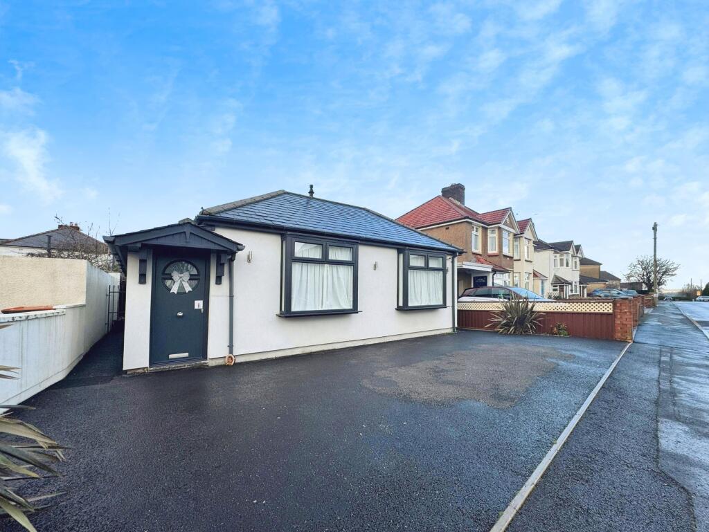 House Cefn Walk in Newport