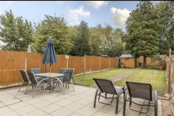 Flat Westhorne Avenue in London