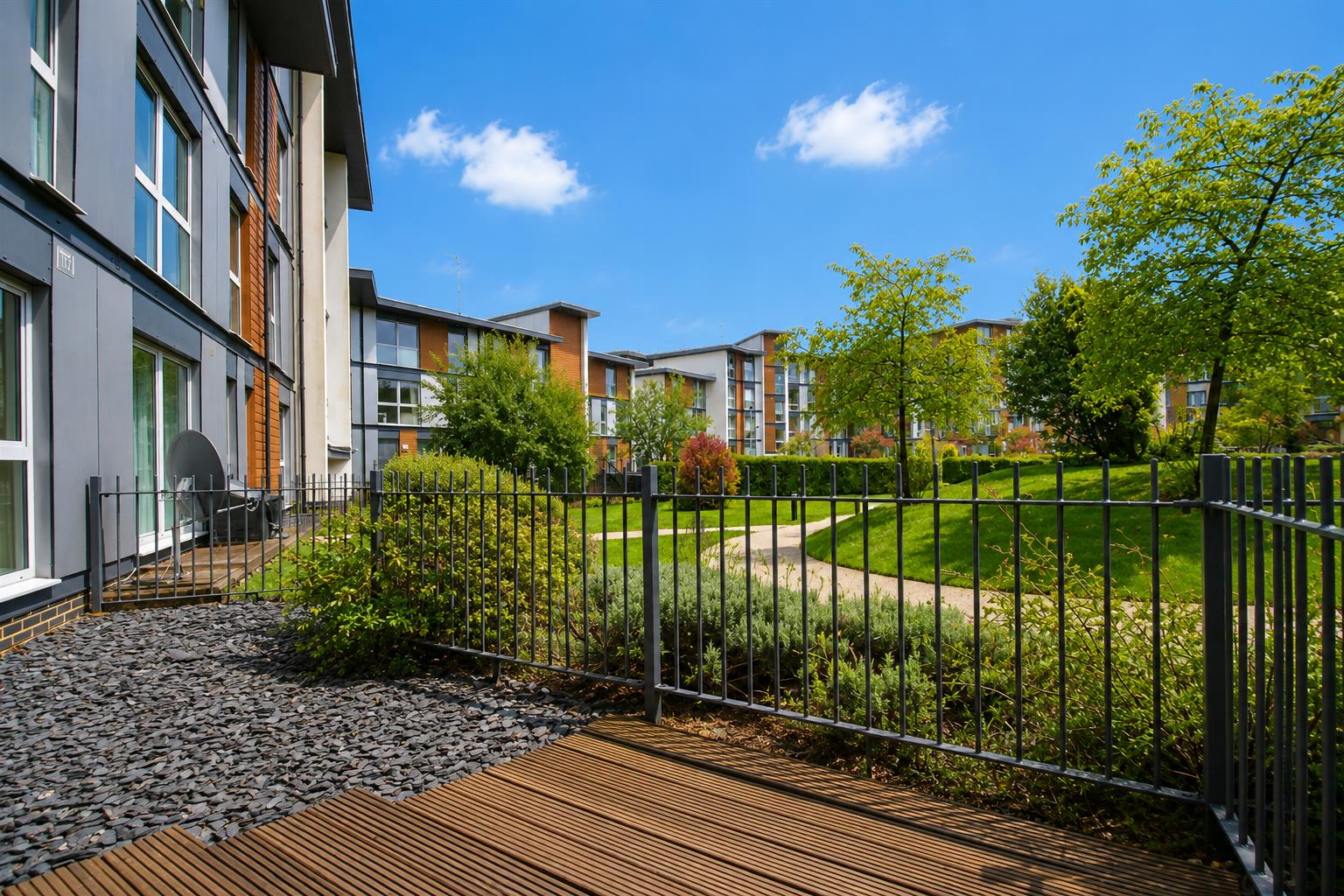 Flat Commonwealth Drive in Crawley