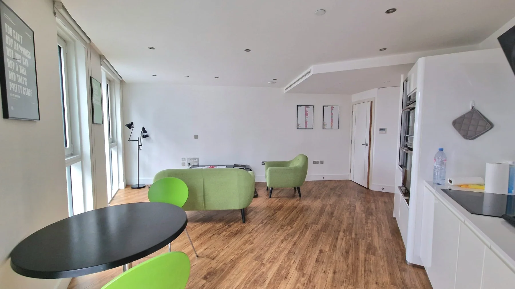 Flat Alie Street in Greater London