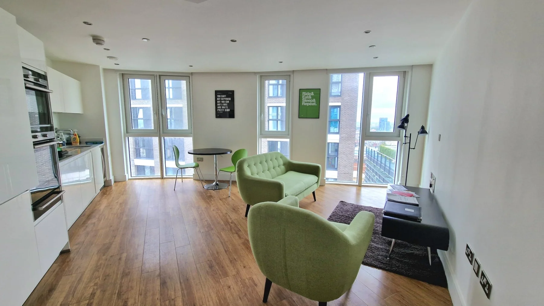 Flat Alie Street in Greater London