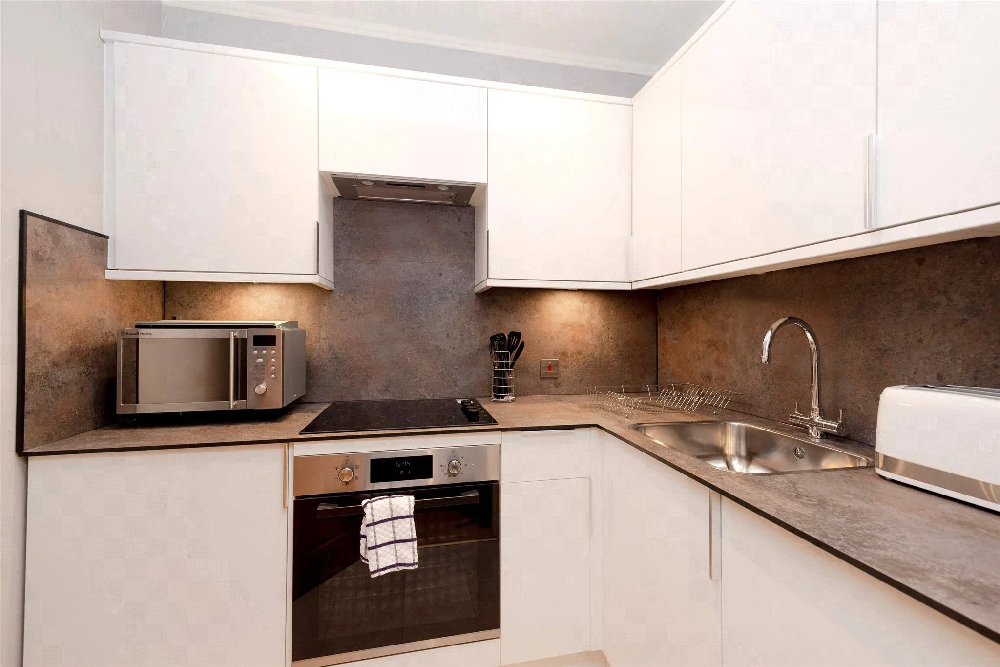 Flat Torphichen Place in City of Edinburgh