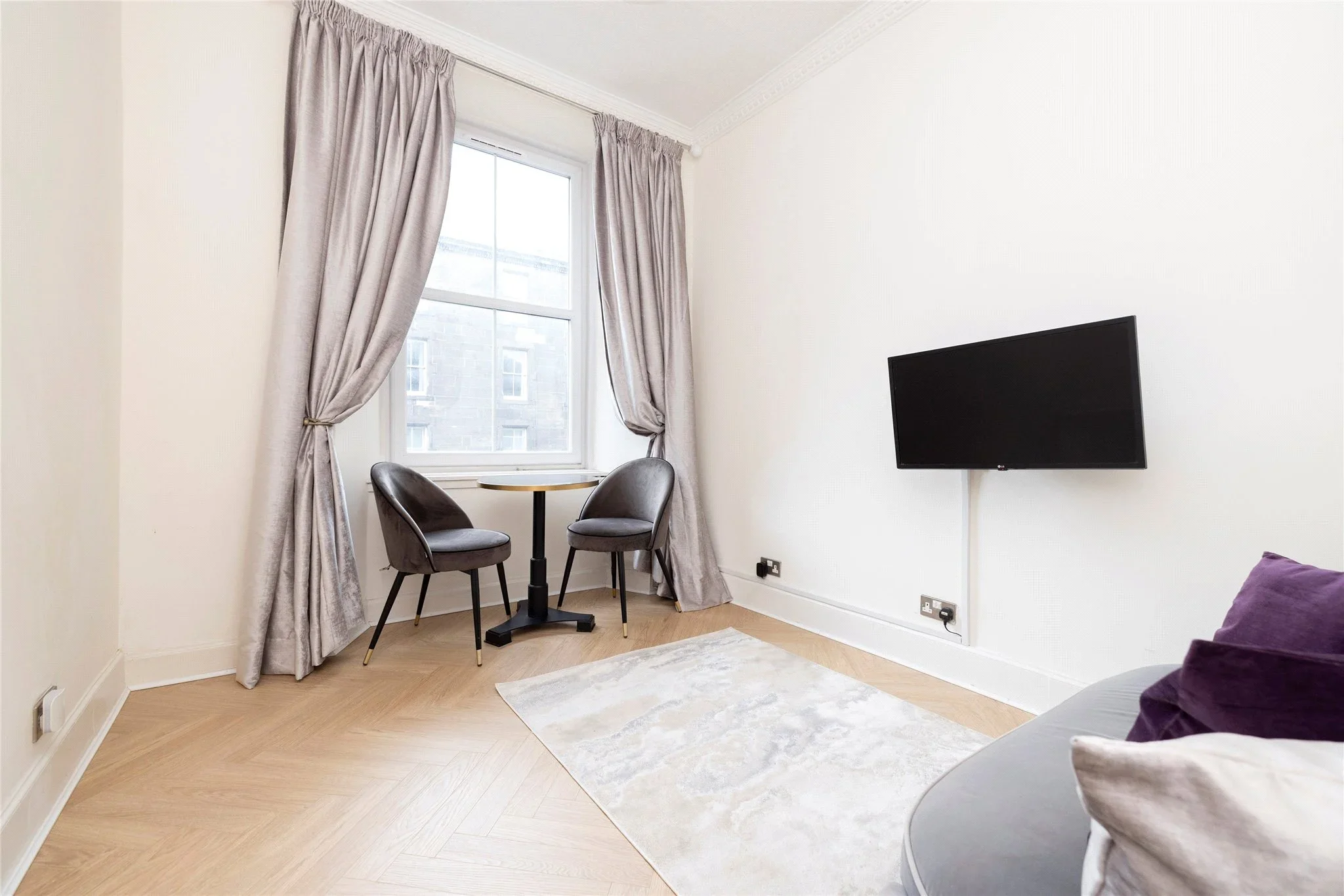 Flat Torphichen Place in City of Edinburgh