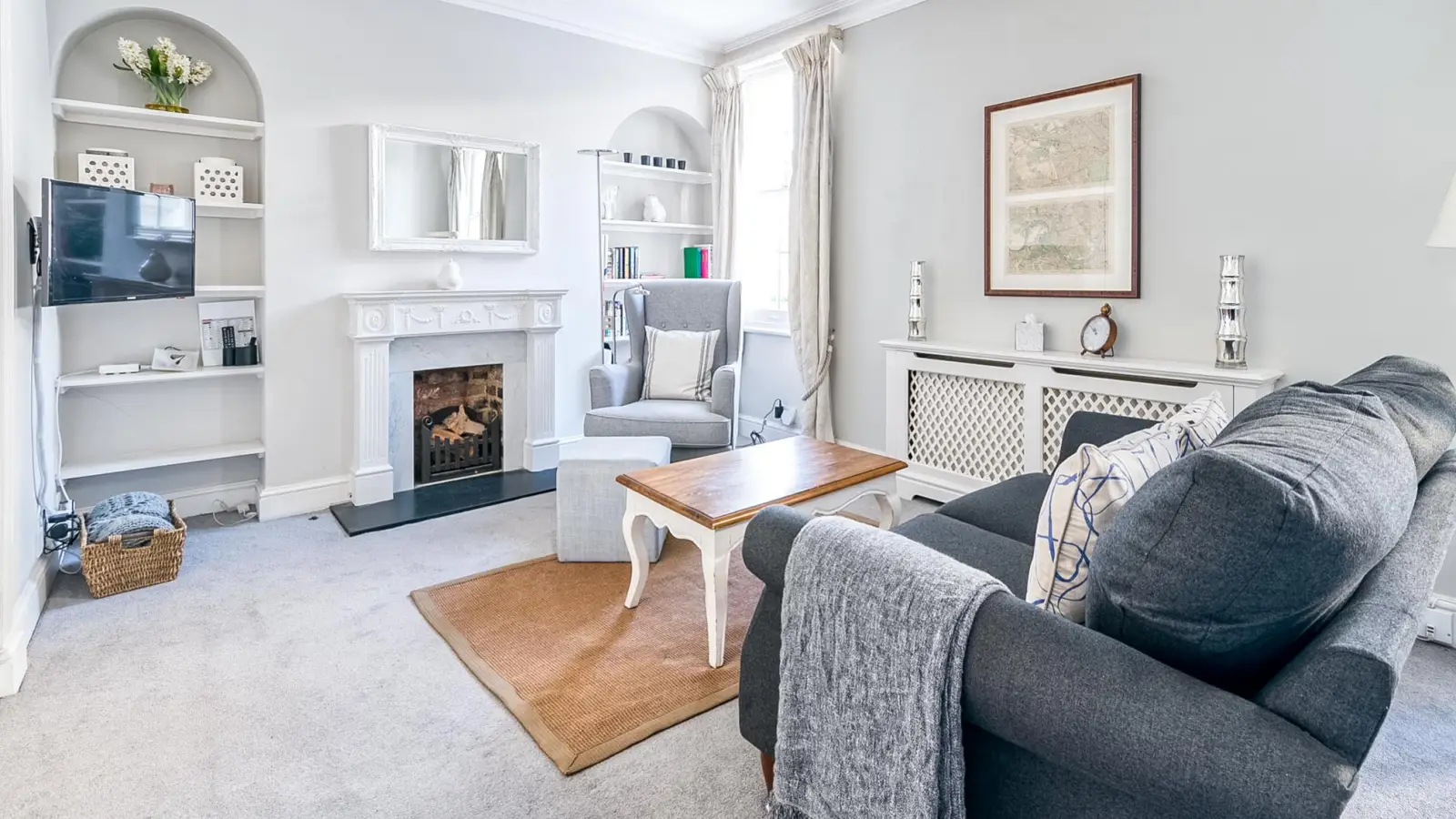 Flat Carmel Court in Greater London