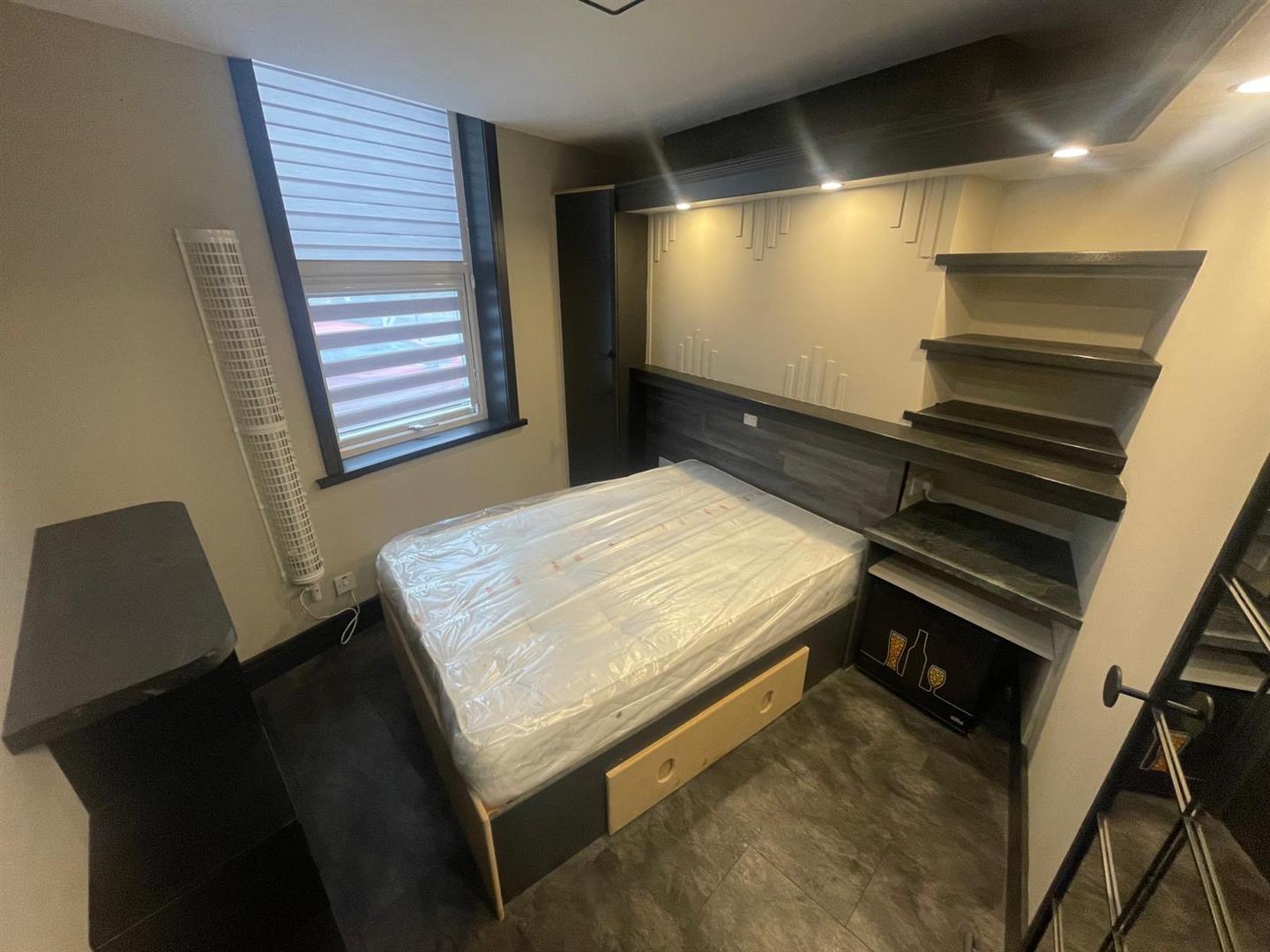 Room Adelphi Place in Preston