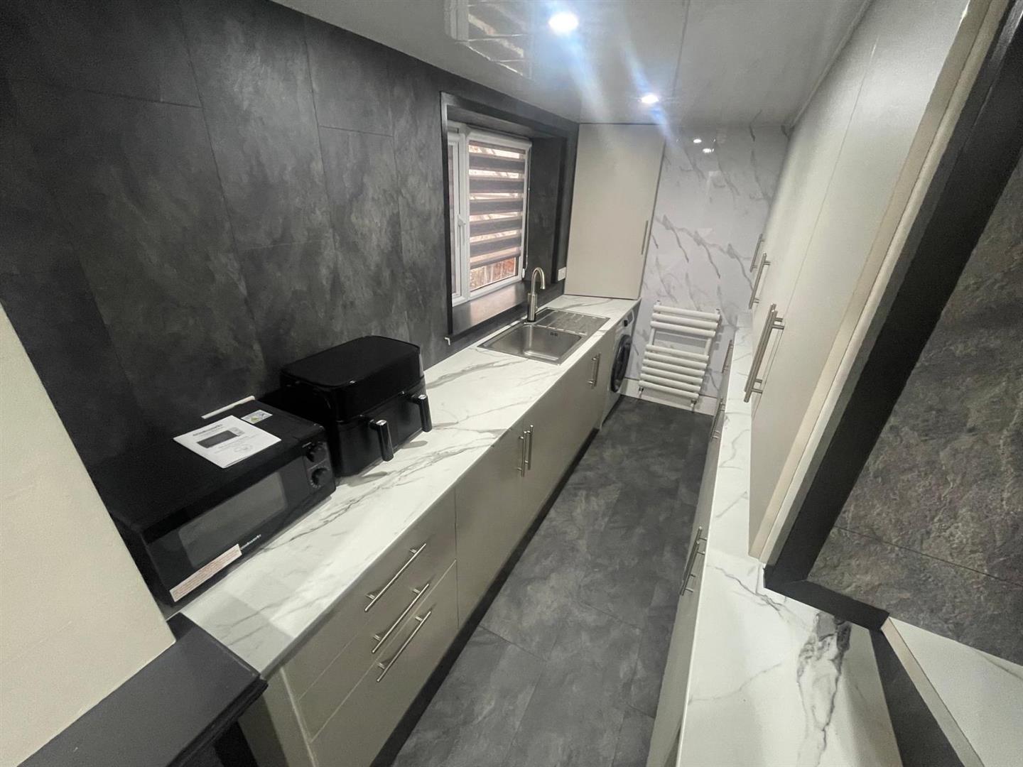 Room Adelphi Place in Preston