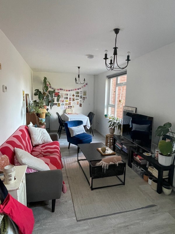 Flat Canrobert Street in Greater London