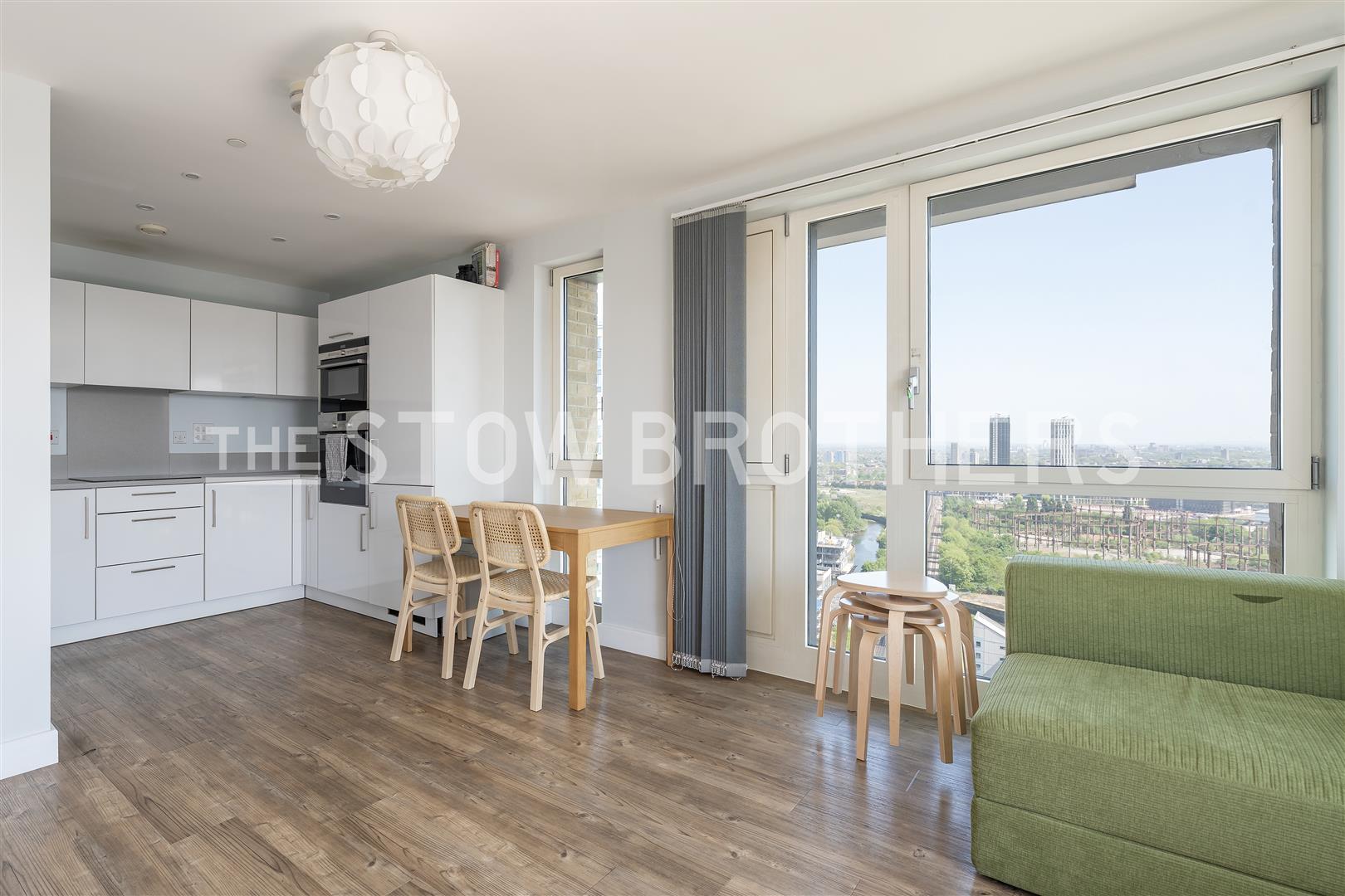Flat Jefferson Plaza in Greater London