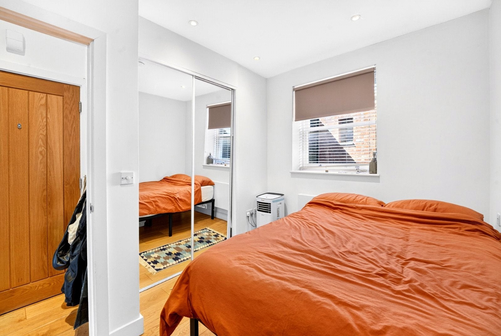Flat Upper Street in Greater London