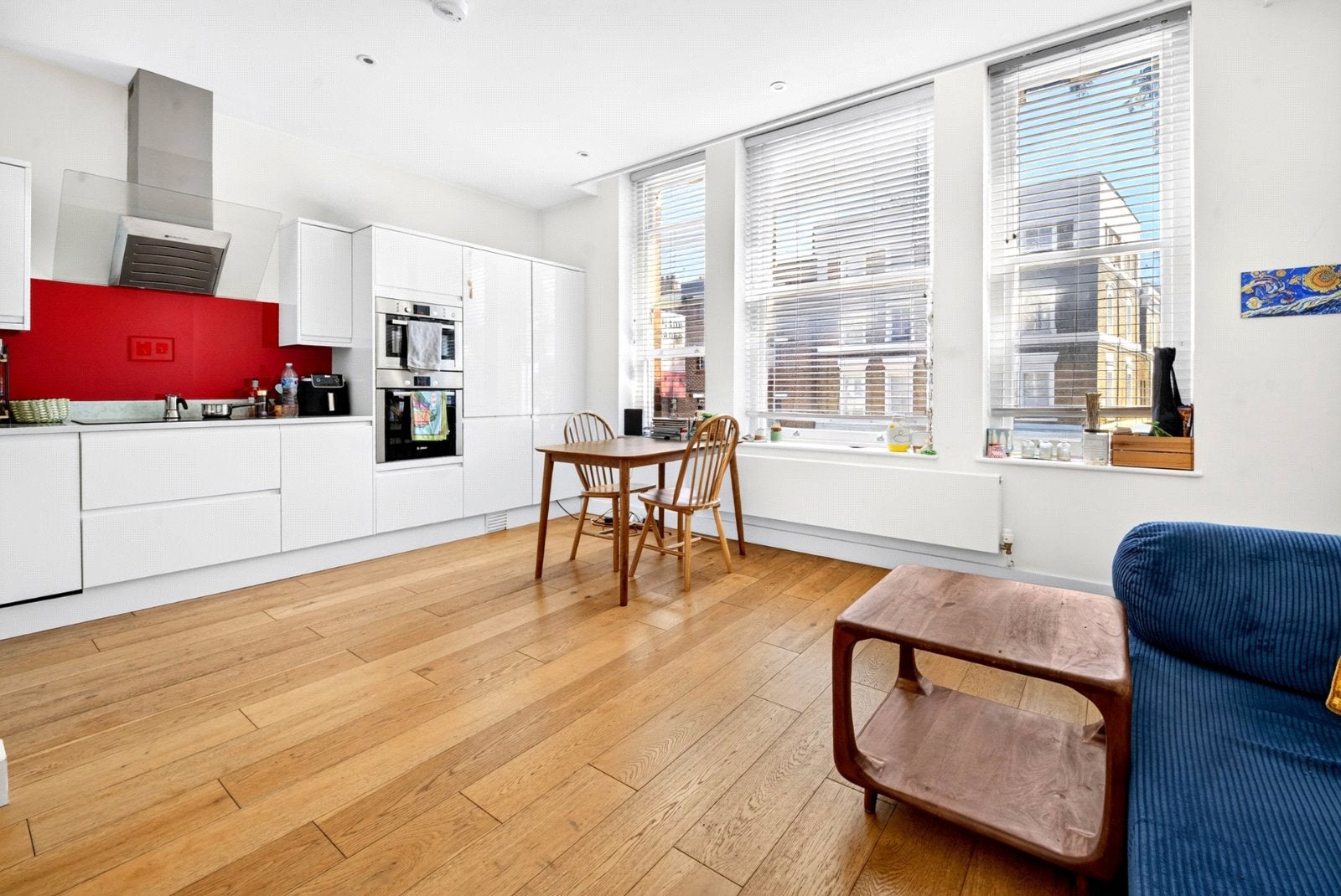 Flat Upper Street in Greater London
