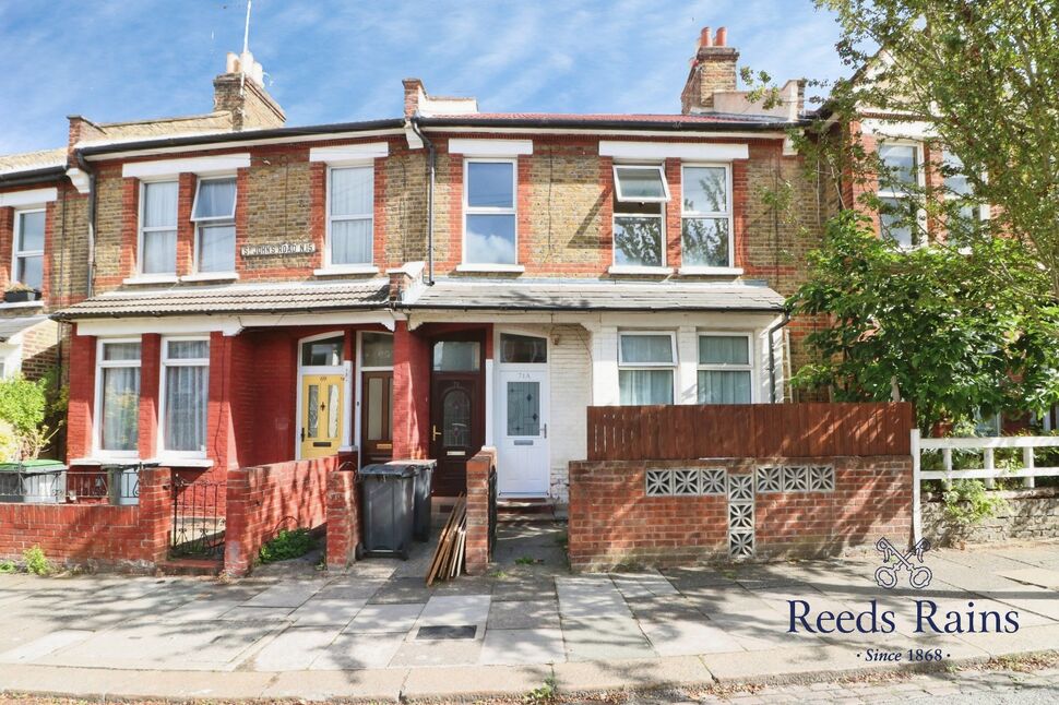 Flat St. John's Road in Greater London