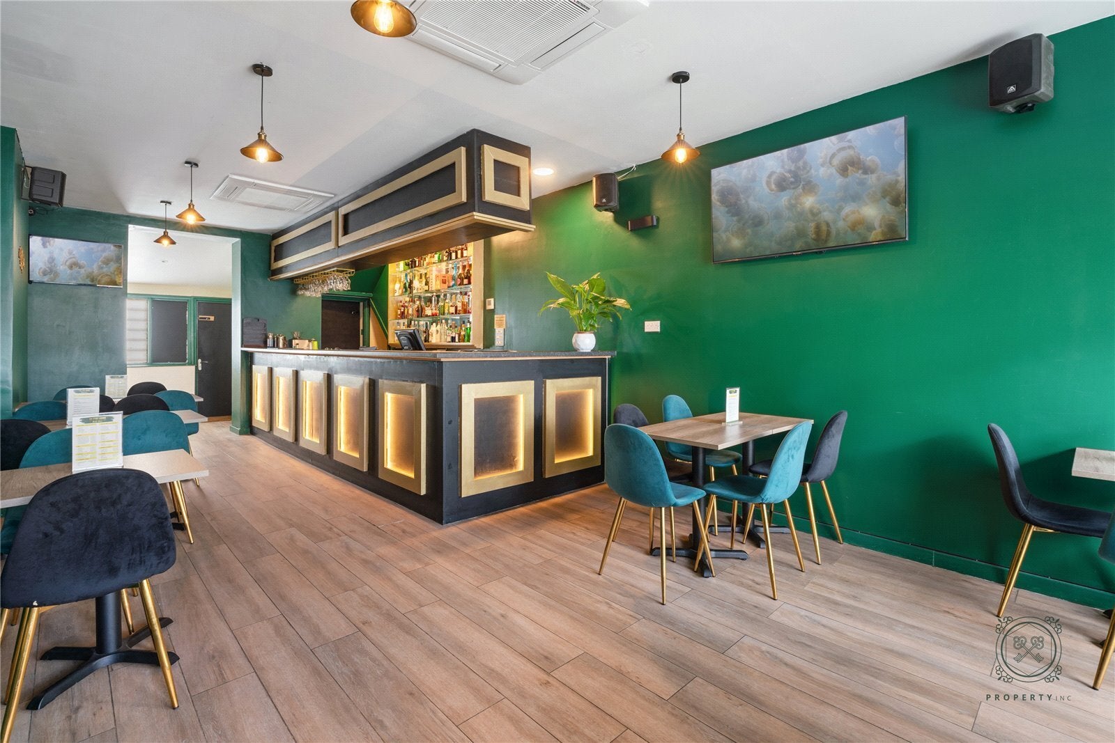 Flat Highbury Park in Greater London