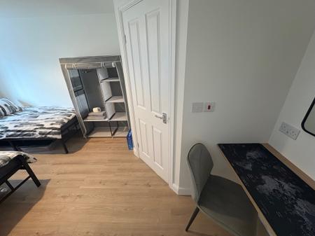 Room Chepstow Road in Corby