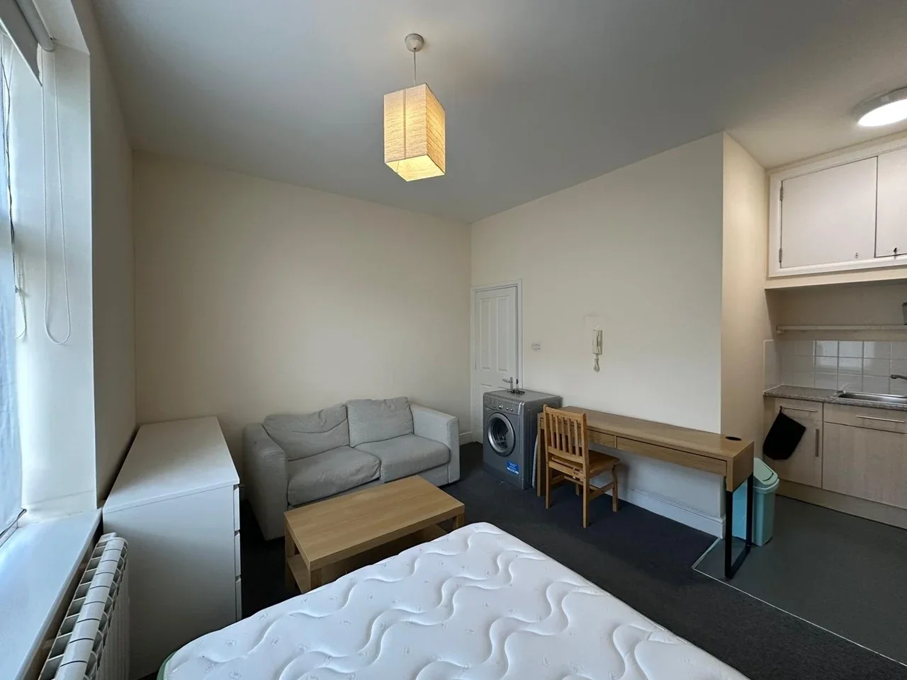 Flat Gloucester Drive in Greater London
