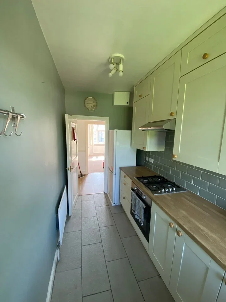 Flat Perry Vale in Greater London