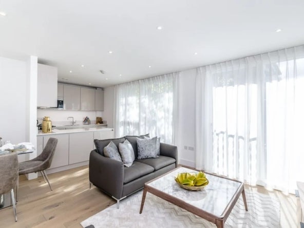 Flat Rochester Place in Greater London