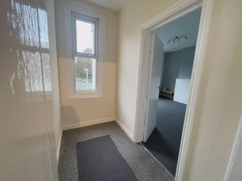 Flat Midland Road in Gloucester