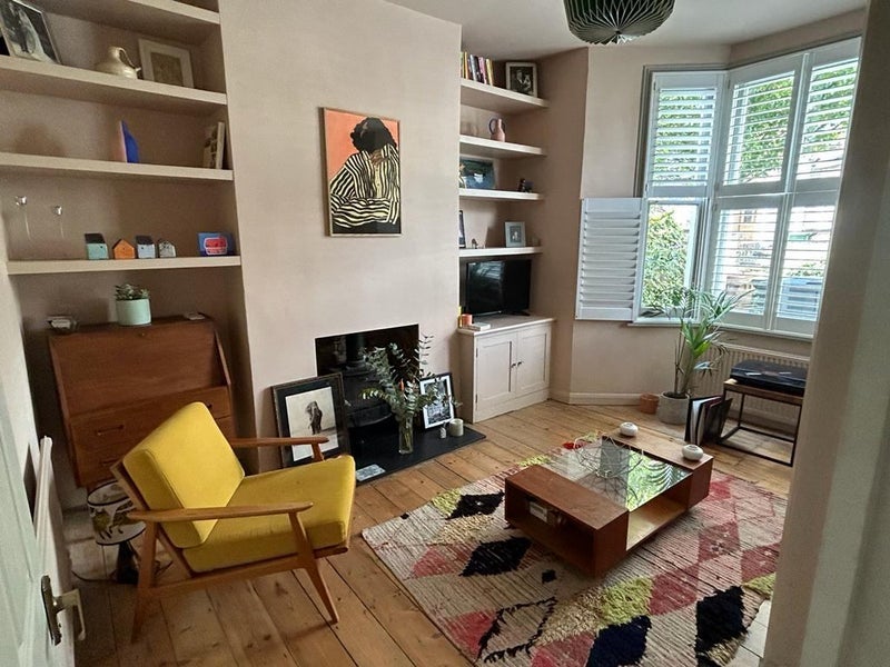 Flat Malpas Road in Greater London