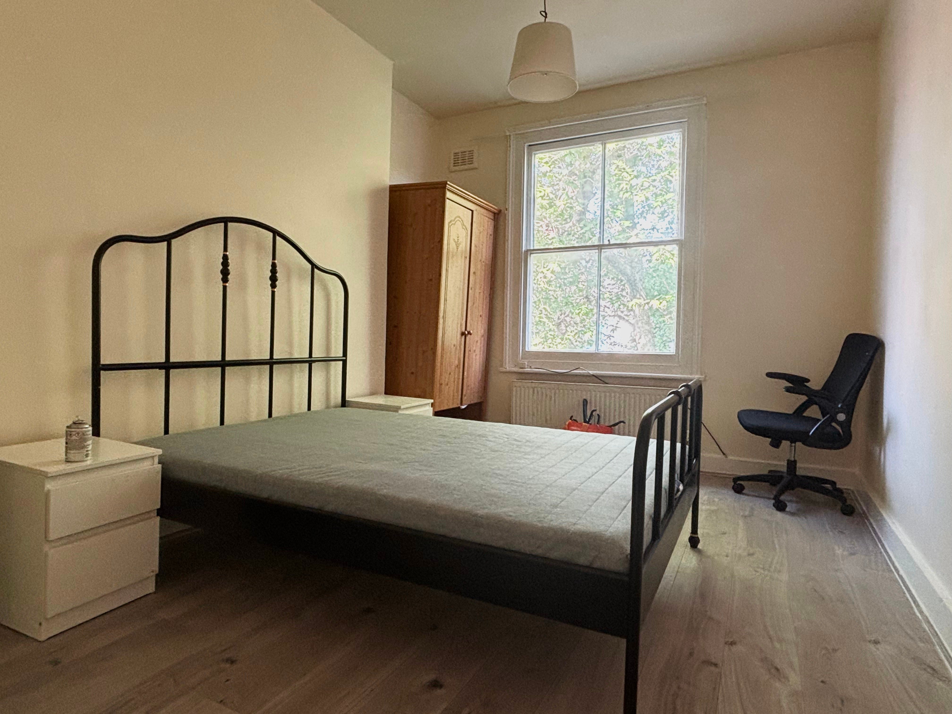 Flat Bamborough Gardens in Greater London