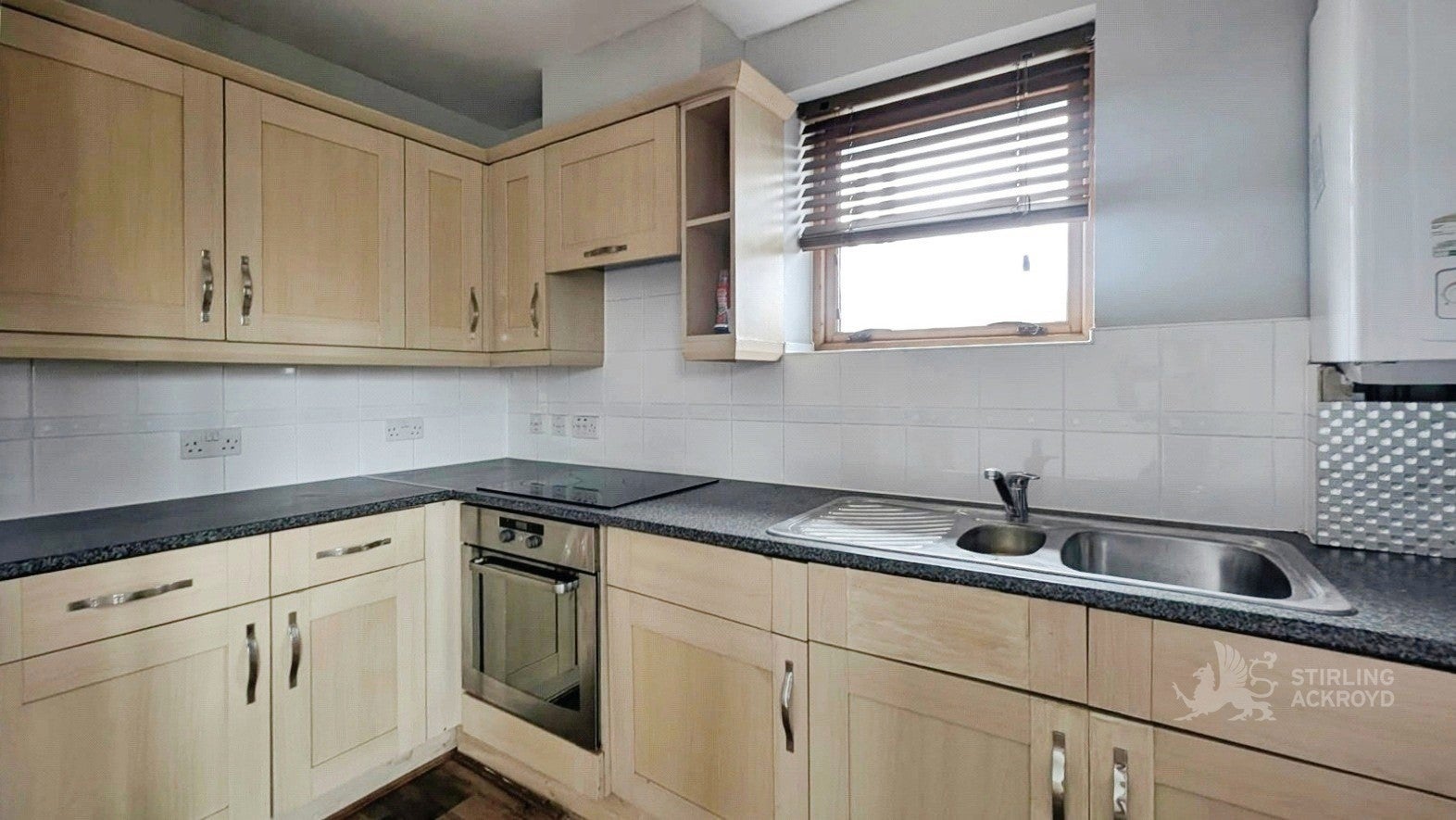 Flat Harry Close in Greater London