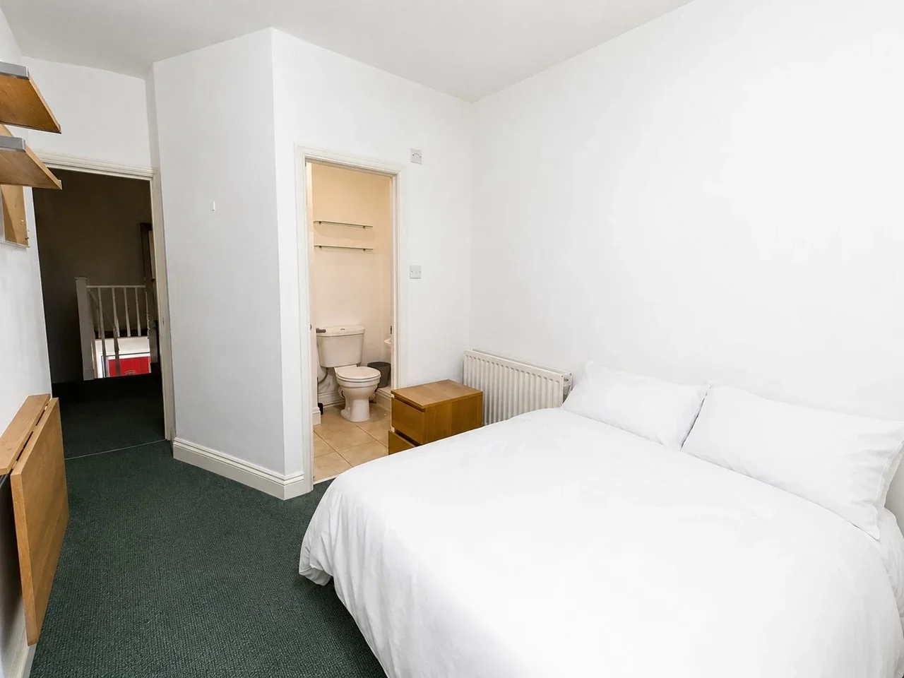 Room Bush Road in Greater London
