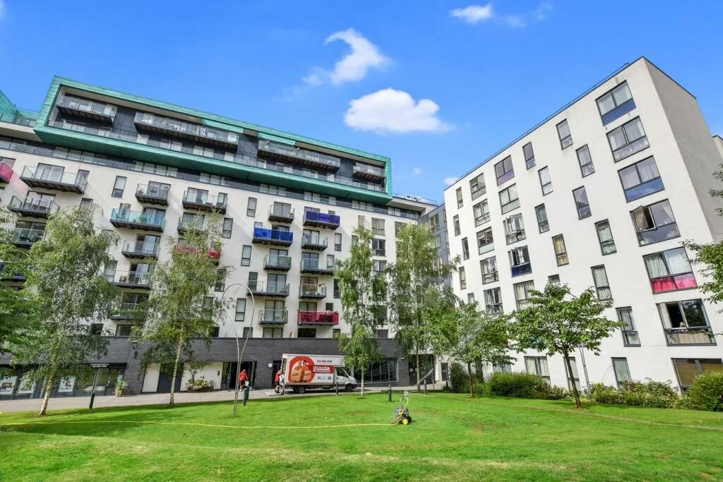 Flat Conington Road in Greater London