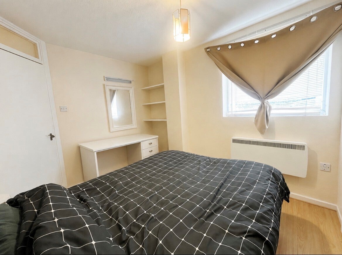 Flat Aylesbury Close in Greater London