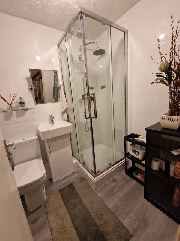 Room Church Place in Greater London
