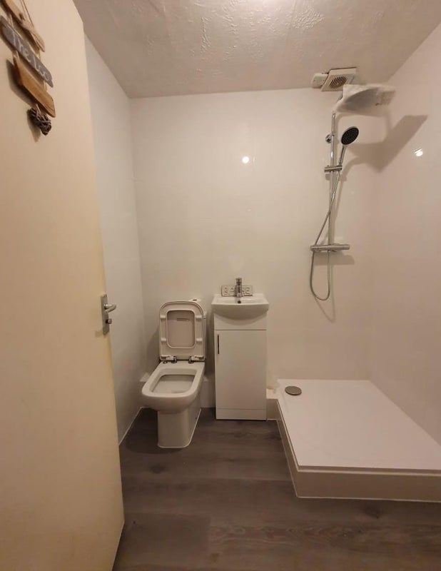 Room Church Place in Greater London
