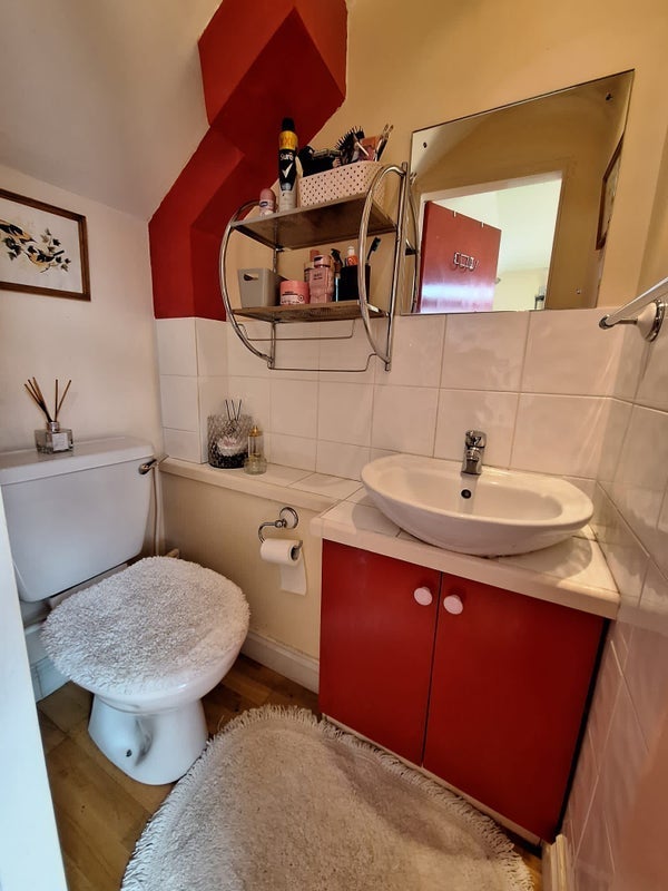 Room Church Place in Greater London