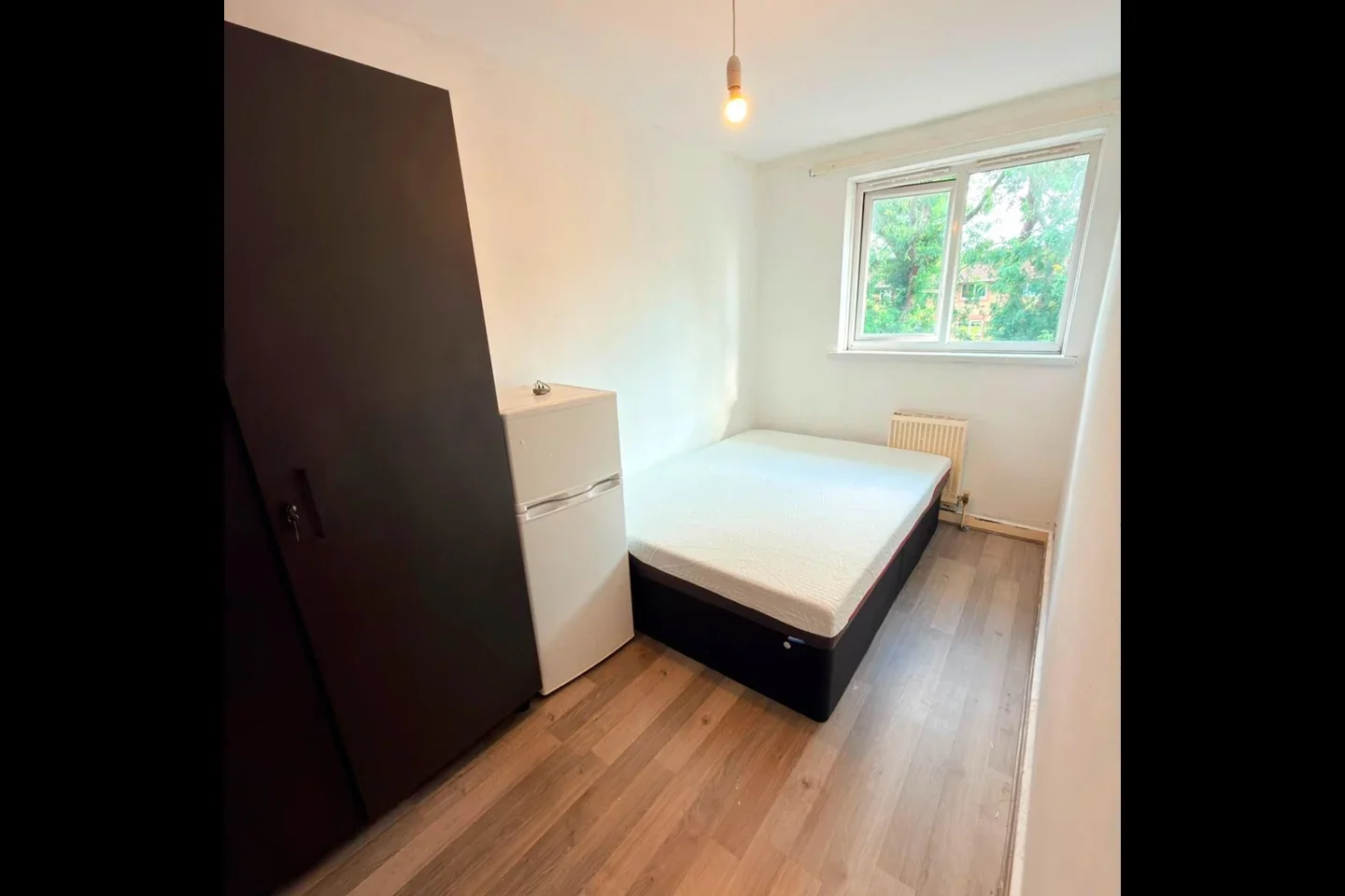 Room Clifton Way in Greater London