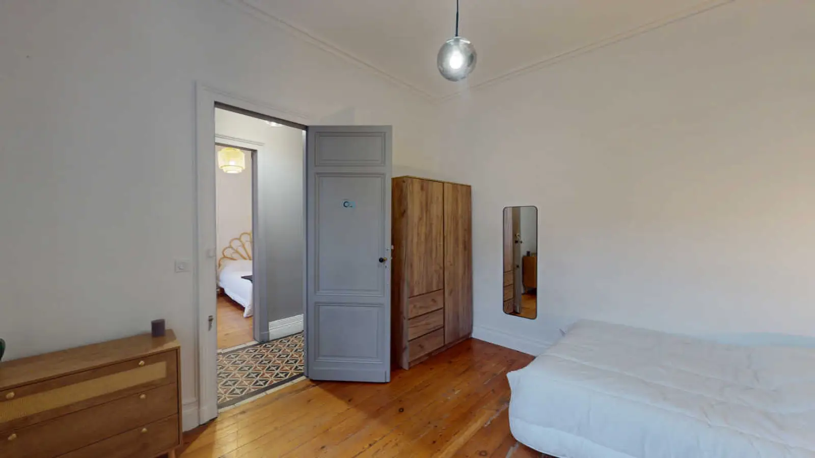 Flat Parvis Louis et Henri Pouyanne in Bordeaux