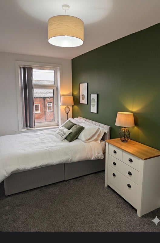 Room Back Moorfield Grove in Bolton