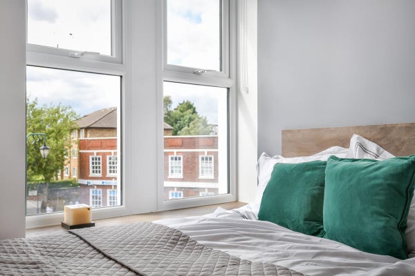 Flat George Lane in London