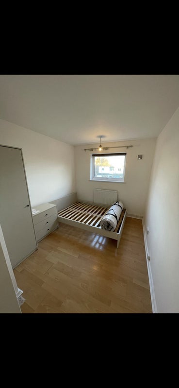 Room Mayfair Close in Greater London
